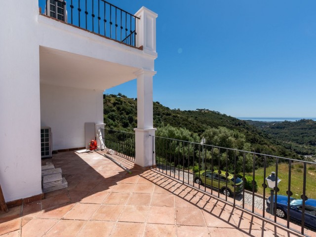 4 Bedrooms Townhouse in Benahavís