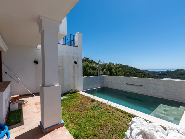 4 Bedrooms Townhouse in Benahavís