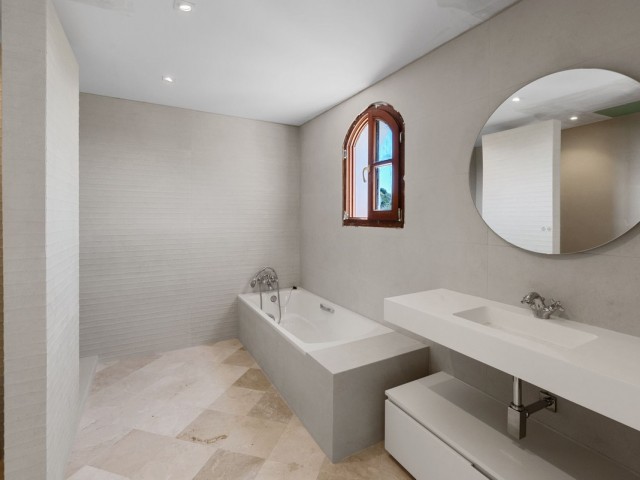 4 Bedrooms Townhouse in Benahavís