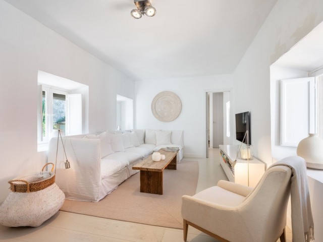 Apartamento con 2 Dormitorios  en Marbella