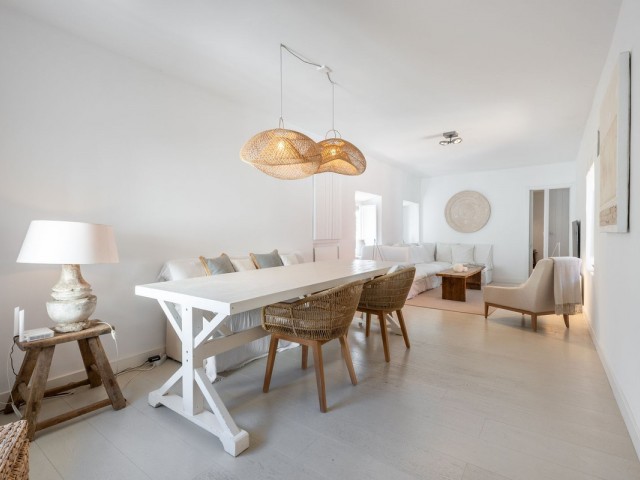 Apartamento con 2 Dormitorios  en Marbella