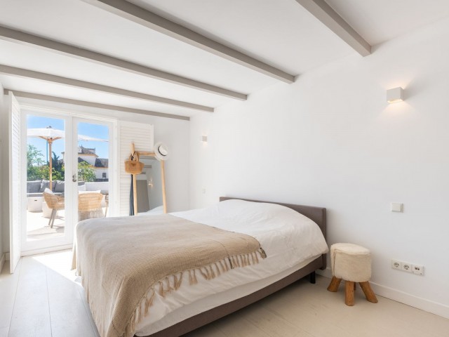 Apartamento con 2 Dormitorios  en Marbella