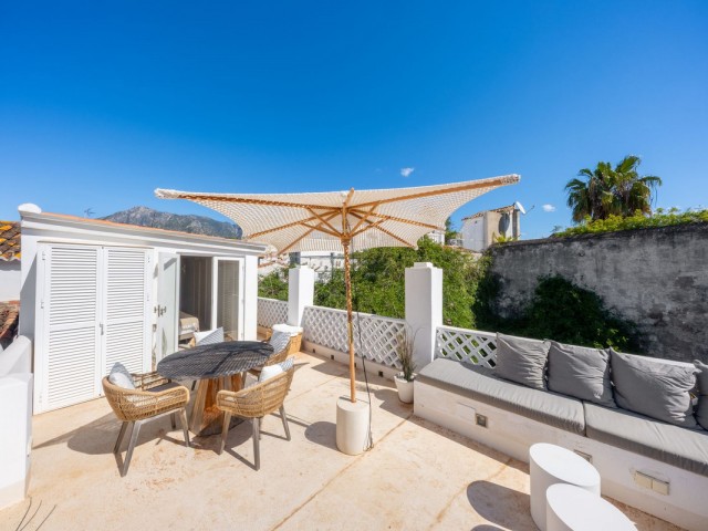 Apartamento con 2 Dormitorios  en Marbella