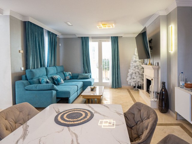 2 Bedrooms Townhouse in Nueva Andalucía