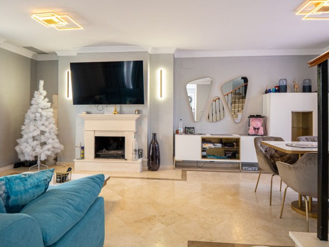 2 Bedrooms Townhouse in Nueva Andalucía