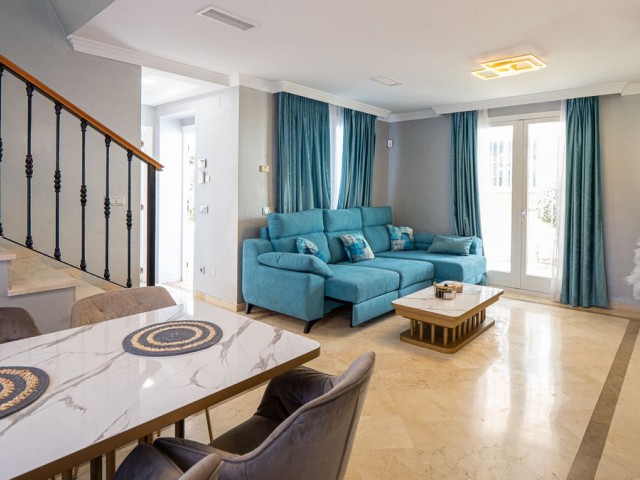 2 Bedrooms Townhouse in Nueva Andalucía