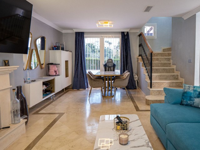 2 Bedrooms Townhouse in Nueva Andalucía