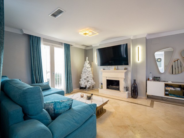 2 Bedrooms Townhouse in Nueva Andalucía