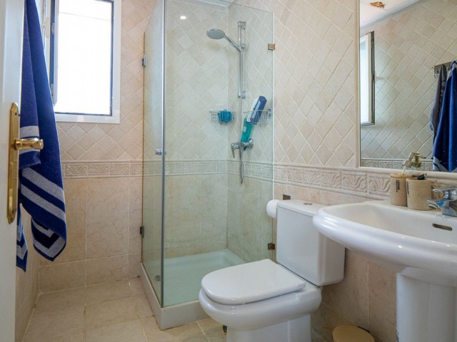 2 Bedrooms Townhouse in Nueva Andalucía