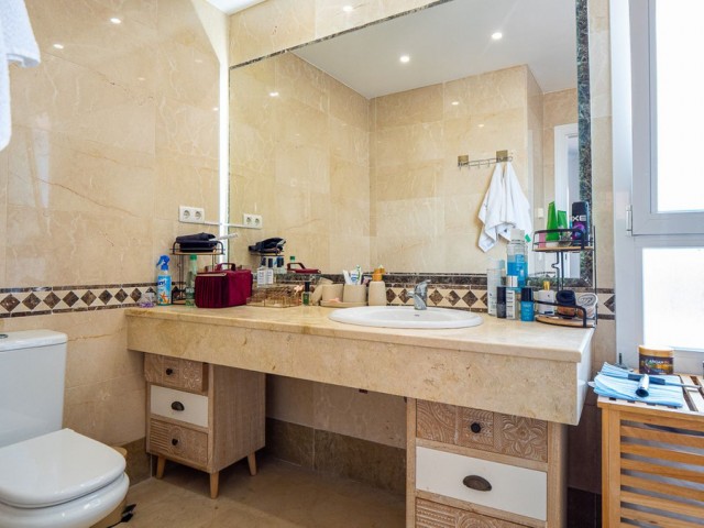2 Bedrooms Townhouse in Nueva Andalucía
