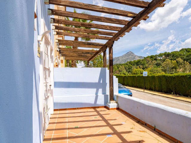2 Bedrooms Townhouse in Nueva Andalucía