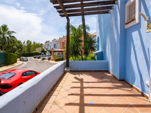 2 Bedrooms Townhouse in Nueva Andalucía