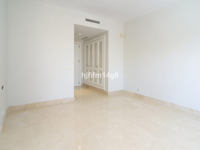 3 Bedrooms Apartment in Nueva Andalucía