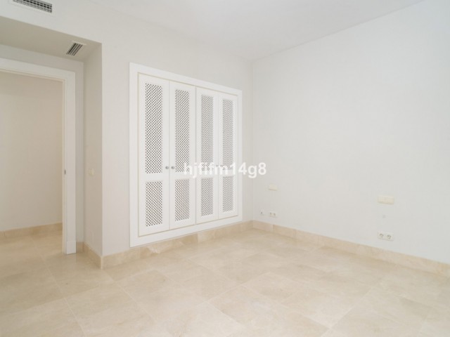 3 Bedrooms Apartment in Nueva Andalucía