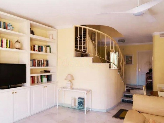 5 Bedrooms Townhouse in Cabopino