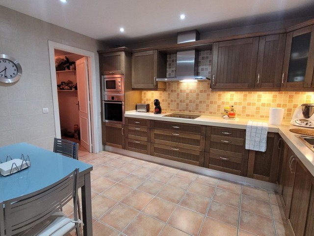 3 Bedrooms Apartment in Nueva Andalucía
