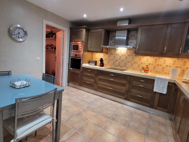 3 Bedrooms Apartment in Nueva Andalucía