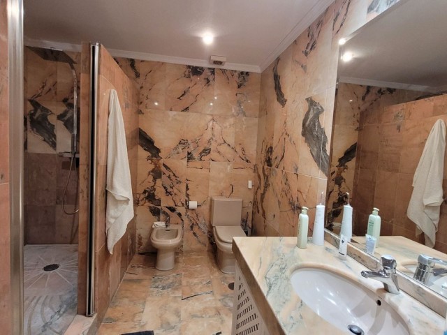 3 Bedrooms Apartment in Nueva Andalucía
