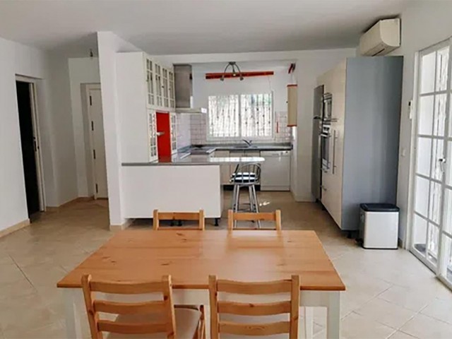 3 Schlafzimmer Villa in Nueva Andalucía