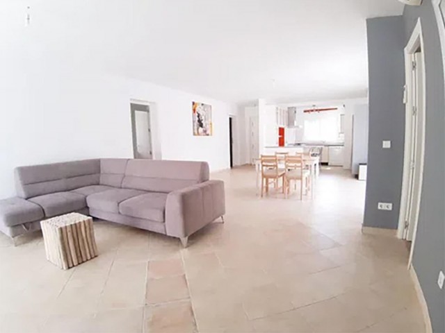 3 Schlafzimmer Villa in Nueva Andalucía