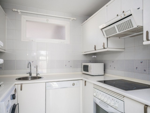 Apartamento con 2 Dormitorios  en Elviria