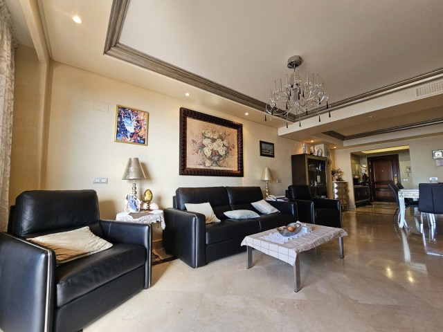 3 Bedrooms Apartment in Estepona