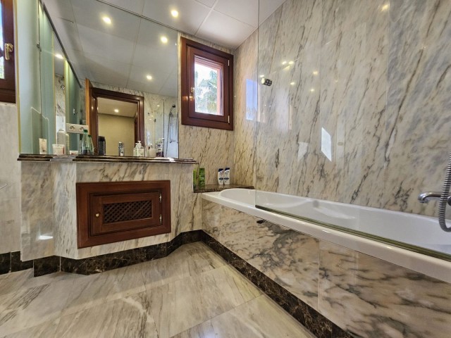 3 Bedrooms Apartment in Estepona