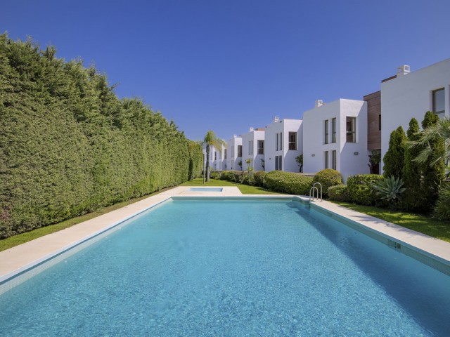 3 Bedrooms Townhouse in Benahavís