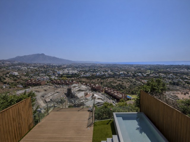 3 Bedrooms Townhouse in Benahavís