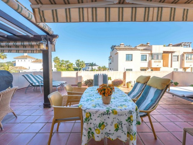 3 Bedrooms Apartment in Elviria