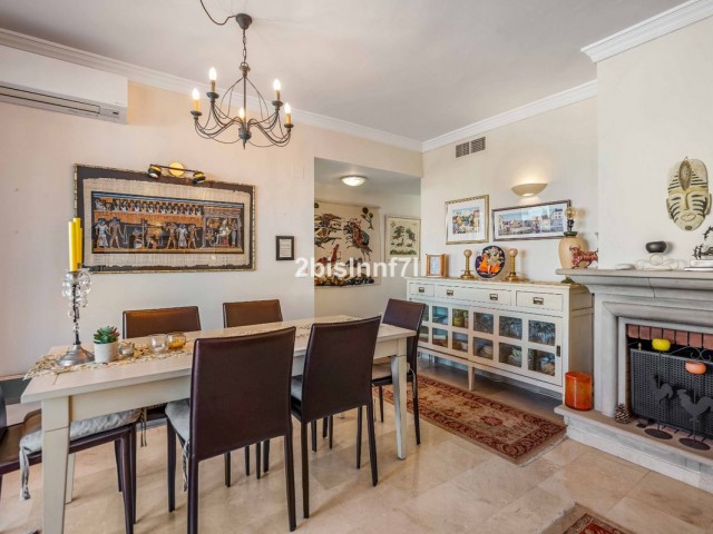 3 Bedrooms Apartment in Elviria