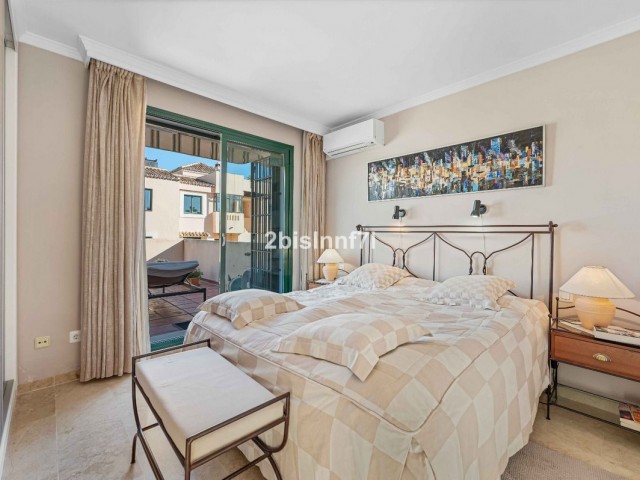 3 Bedrooms Apartment in Elviria