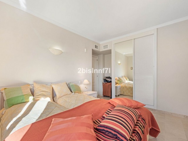 3 Bedrooms Apartment in Elviria