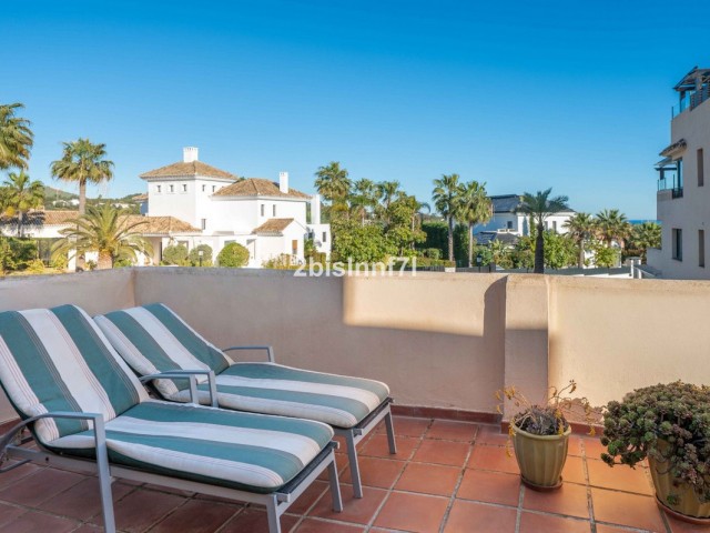 3 Bedrooms Apartment in Elviria