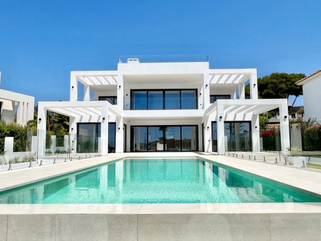 6 Schlafzimmer Villa in Elviria