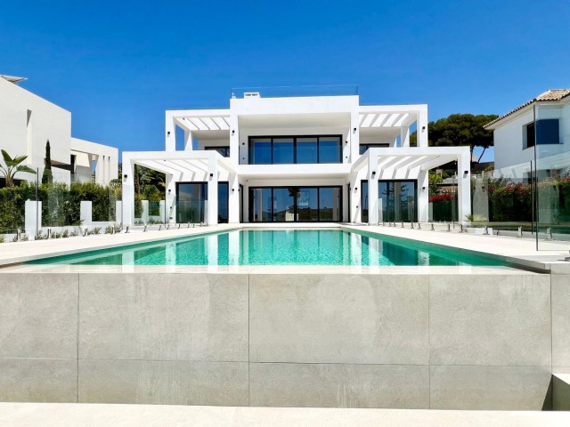 6 Schlafzimmer Villa in Elviria