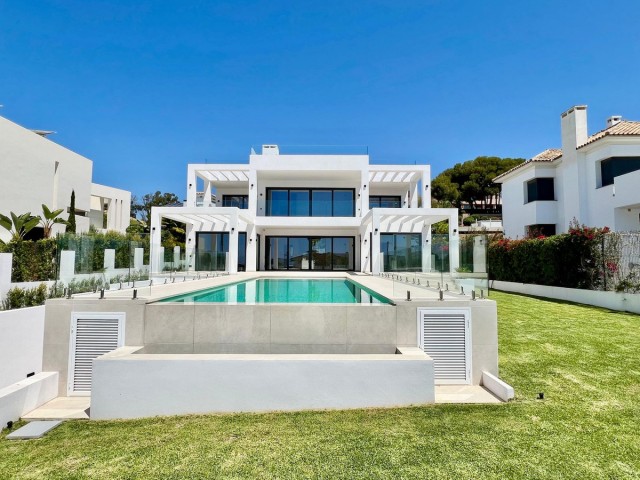 6 Schlafzimmer Villa in Elviria