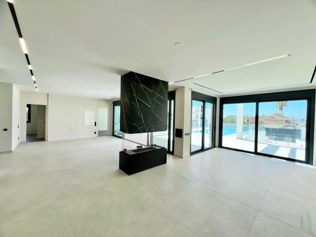 6 Schlafzimmer Villa in Elviria