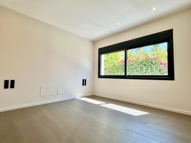 6 Schlafzimmer Villa in Elviria