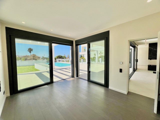 6 Schlafzimmer Villa in Elviria