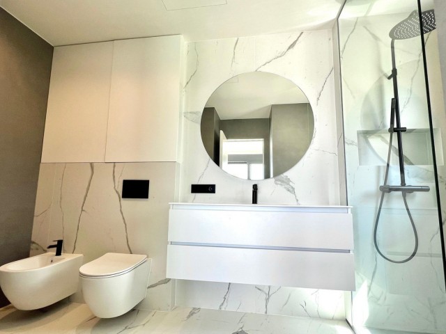 6 Schlafzimmer Villa in Elviria