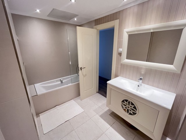 2 Bedrooms Apartment in Puerto Banús
