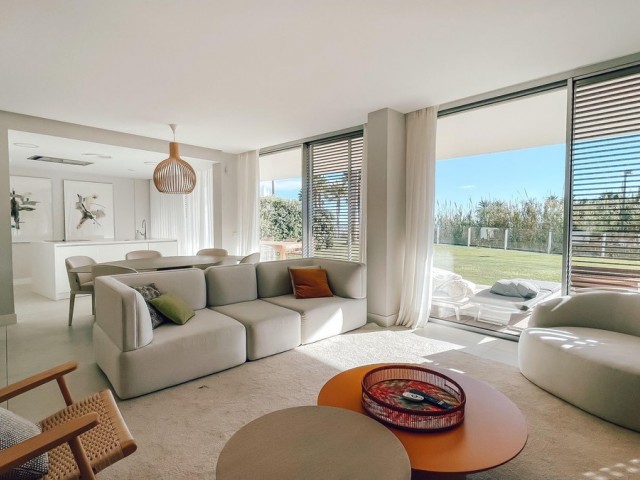 Appartement avec 3 Chambres  à Estepona