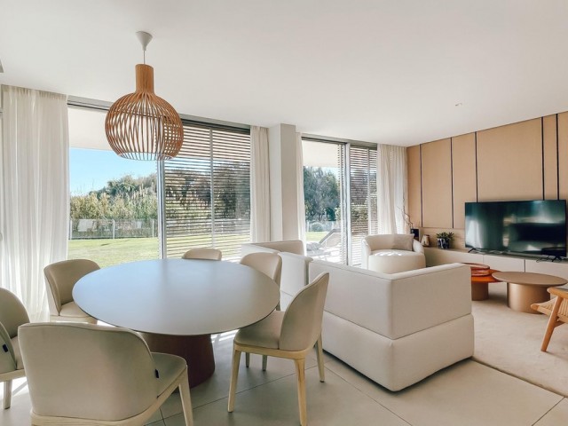 Appartement avec 3 Chambres  à Estepona