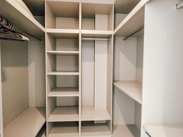Appartement avec 3 Chambres  à Estepona
