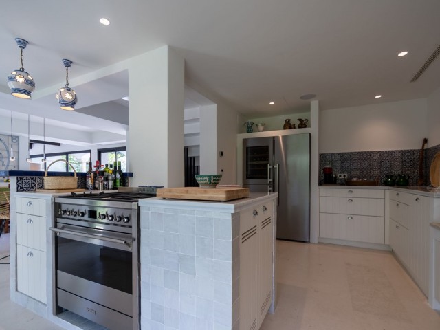 7 Schlafzimmer Villa in Guadalmina Baja