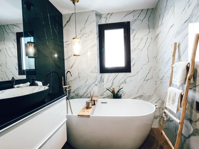 2 Bedrooms Apartment in Puerto Banús