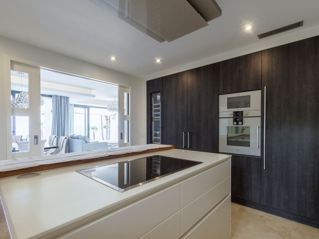 Appartement avec 4 Chambres  à Estepona
