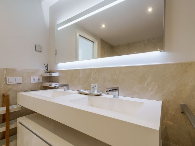 Appartement avec 4 Chambres  à Estepona