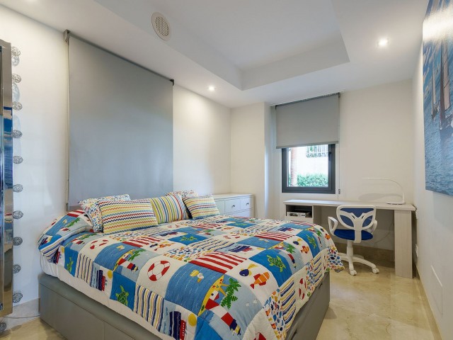 Appartement avec 4 Chambres  à Estepona